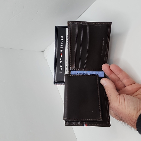 TOMMY HILFIGER, MENS WALLET DOUBLE FOLD, DARK BROWN,GENUINE LEATHER, BROWN COLOR - Picture 3 of 10